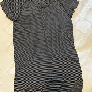 Lululemon swiftly shirt